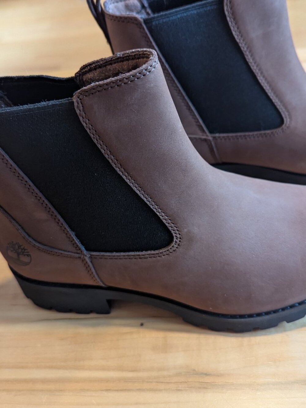 SZ 7.5 Timberland Women's Ellendale Mid Chelsea Boot - NEW